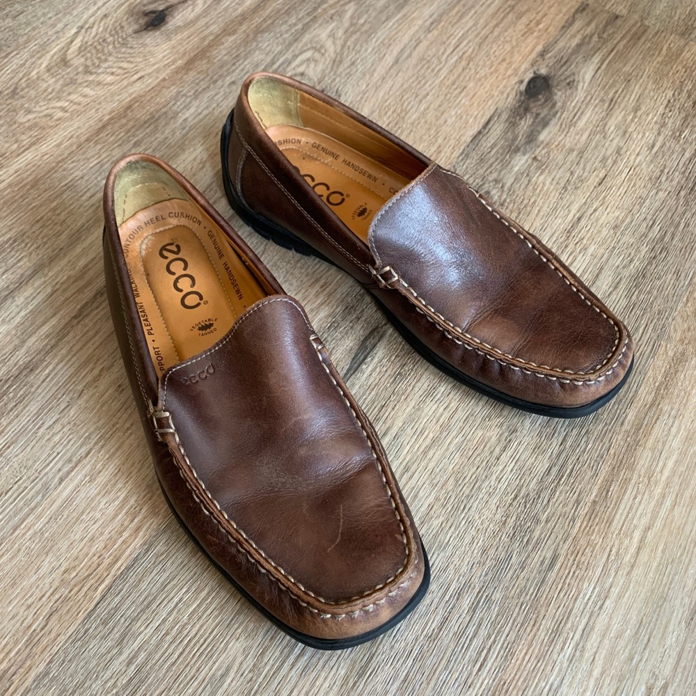 Ecco Men's Classic Moc 2.0 Slip On Leather Loafers in Coffee - Size 42 Mens